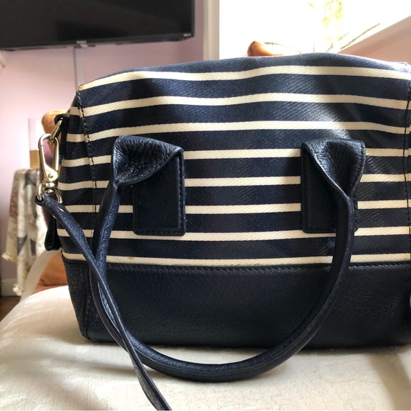 Kate Spade navy/cream pinstriped leather tote bag with crossbody strap - Picture 7 of 11
